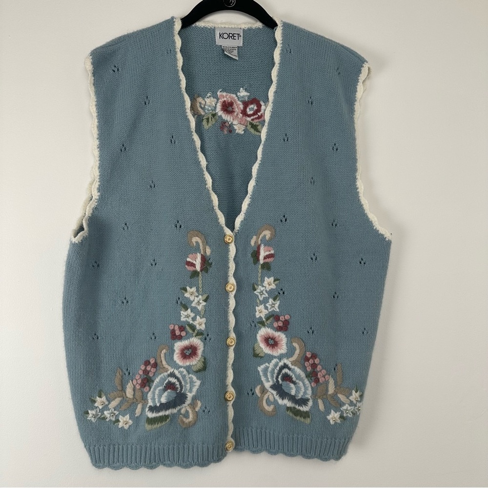 Koret Women’s Sweater Vest Size XL Blue Embroidered Beaded Cottagecore Grandma